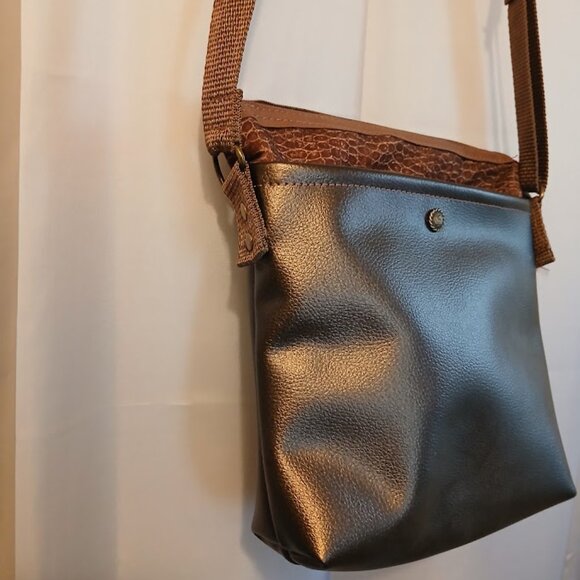 New Travel Sling Crossbody Brown Bronze Pebbled faux leather & Snakeskin fabric - Picture 6 of 10